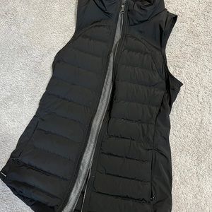 Lululemon size 4 black vest